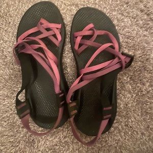 double strap chacos with toe loop. GUC.